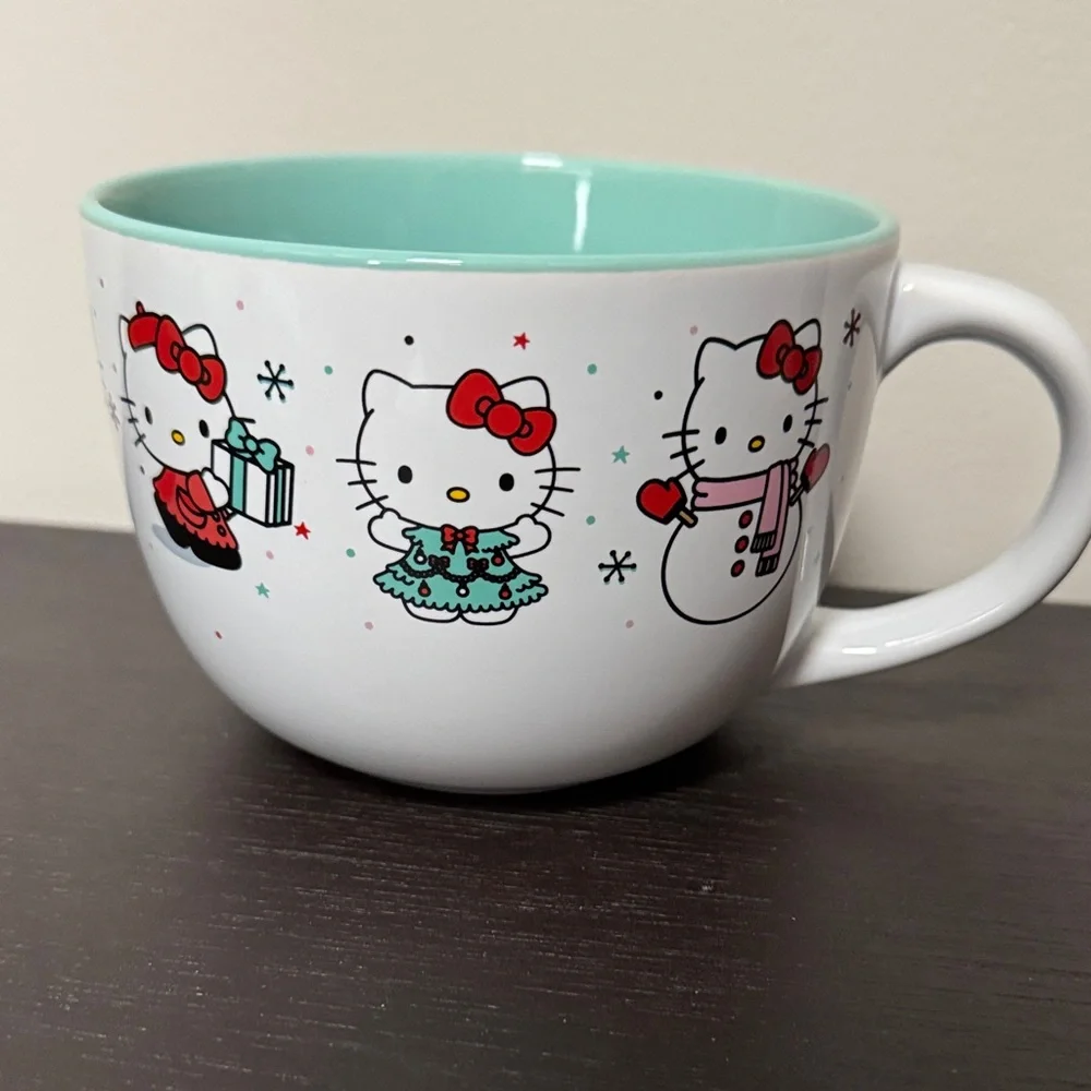Hello Kitty Socks with Mug Bundle - Picture 5 of 5